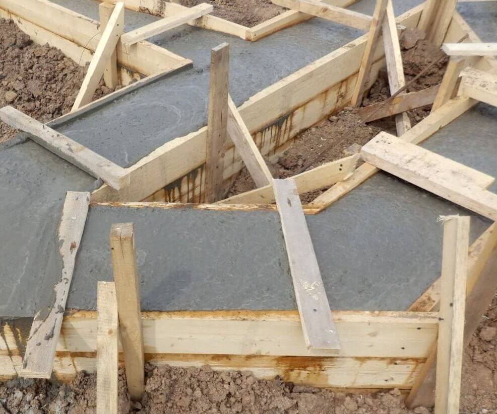 Заливка бетонной смеси